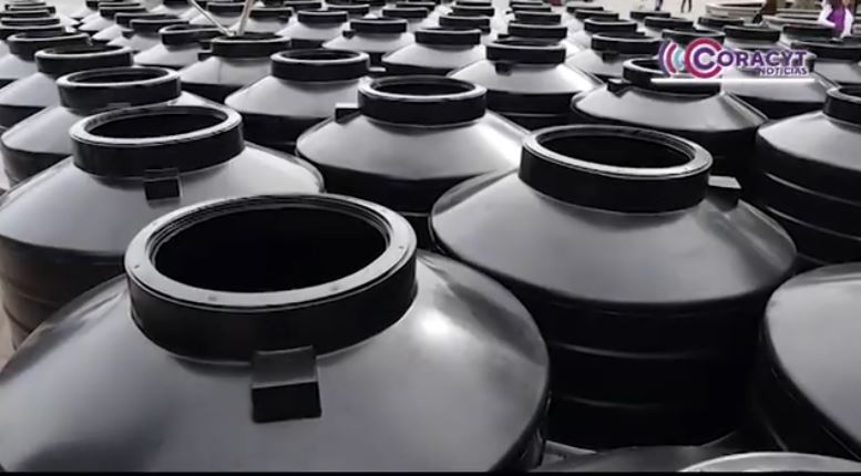 Apetatitlán apoya a familias con entrega de tinacos a bajo costo