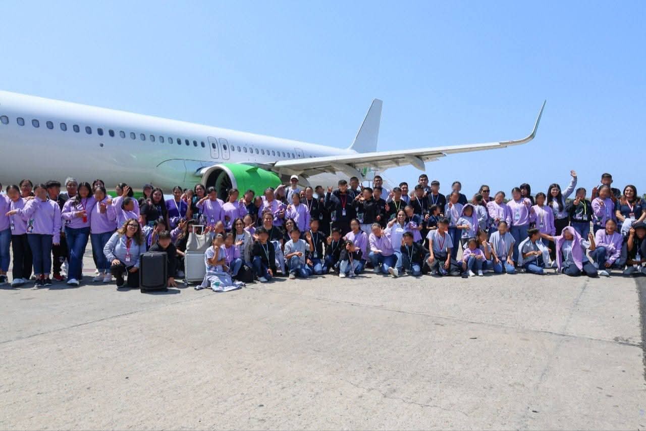 Del asombro de volar a la emoción de tocar el mar: 65 niñas, niños y adolescentes del CAS viven una experiencia inolvidable