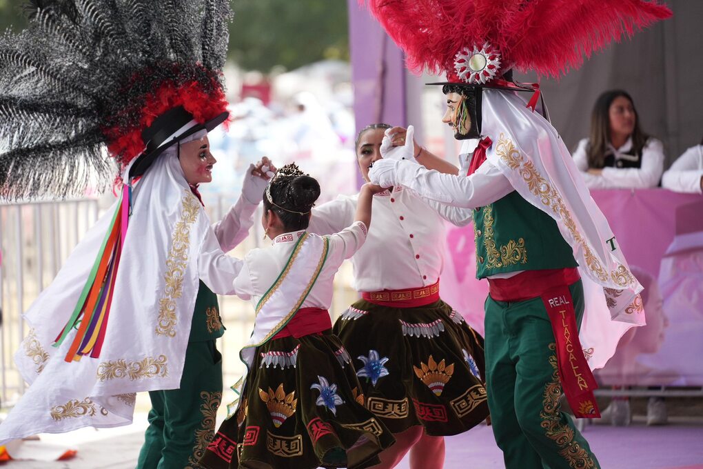 Música y danzas tradicionales  protagonizaron el “Carnavaleando 2026” de Apetatitlán