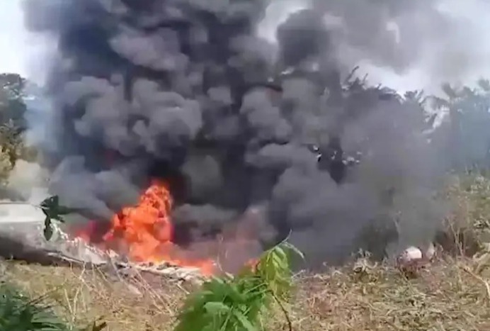 Al menos 8 fallecidos en el avión accidentado en Colombia