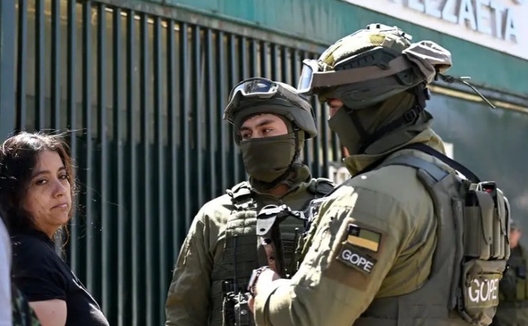 Ataque de un estudiante en una escuela de Chile