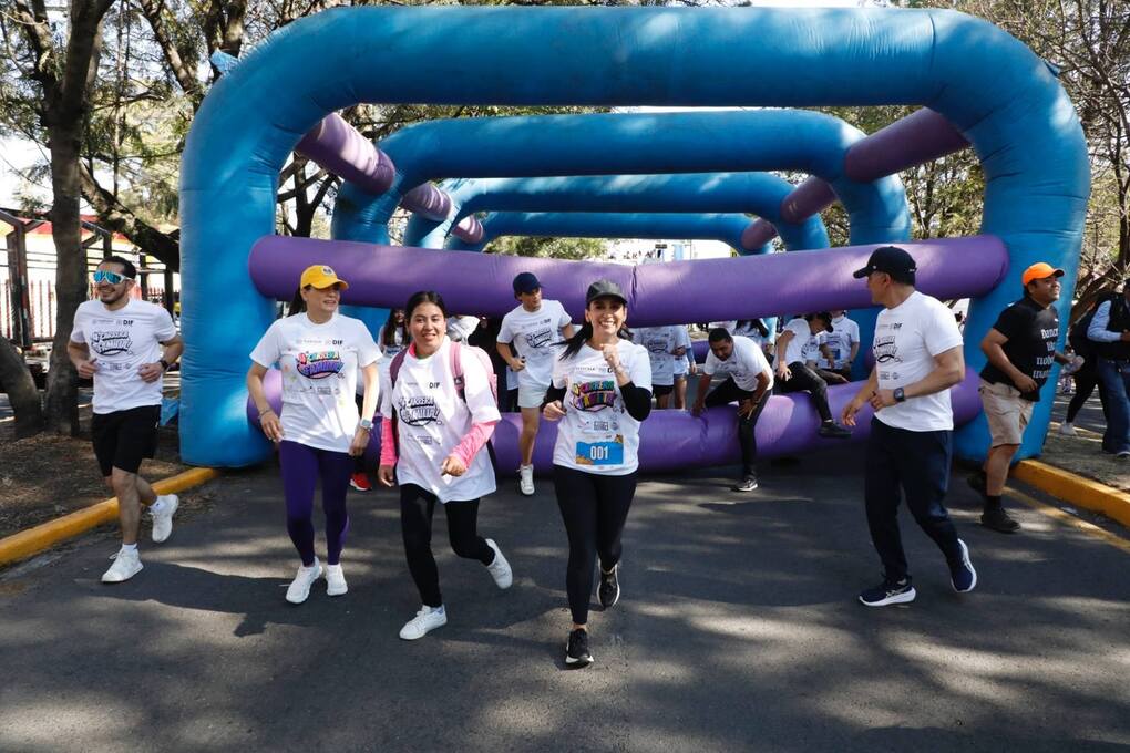 Más de 2,500 personas participan en la Cuarta Carrera de la Familia