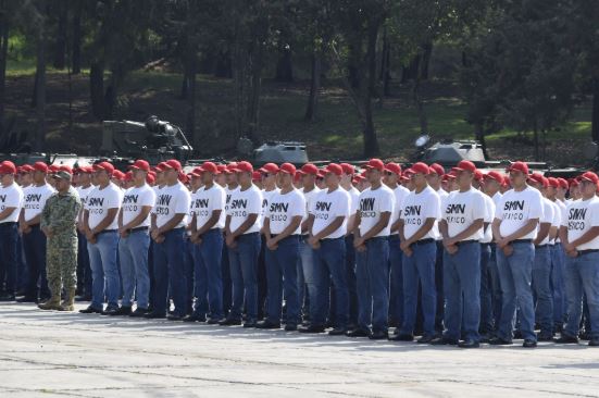 Tomaron protesta de bandera más de 800 jóvenes del SMN en Tlaxcala 