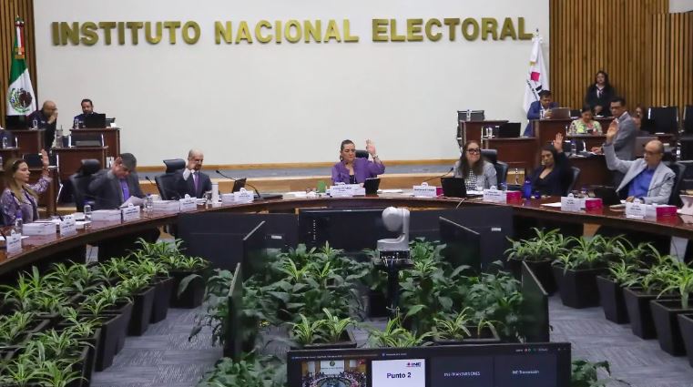Eligen temporalmente la presidencia de tres comisiones del INE