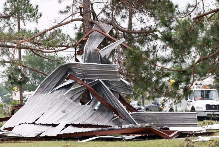 Tornado en el norte de Texas deja dos muertos y 20 familias desplazadas