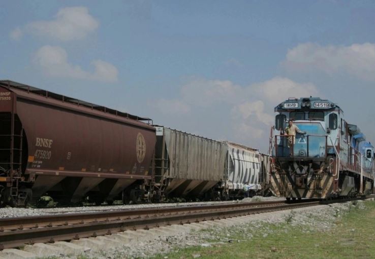Agencia reguladora ferroviaria debe iniciar proceso para nueva regulación, pide Sheinbaum