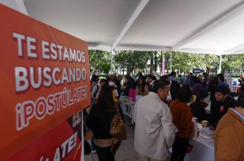 Mercado laboral observó mejoría en febrero: Inegi