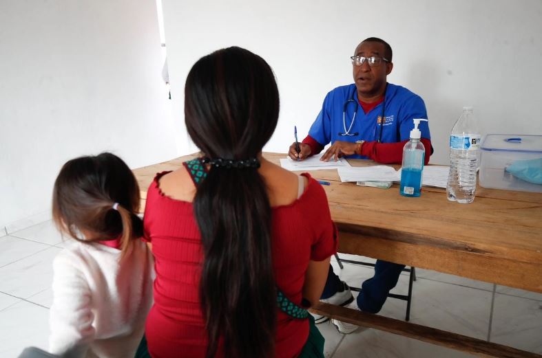 Sheinbaum, a favor de mantener la cooperación médica con Cuba