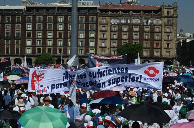 Cientos de trabajadores llaman a la unidad por el 1 de mayo; 