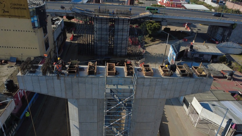 Avanza construcción del Distribuidor Vial Santa Ana