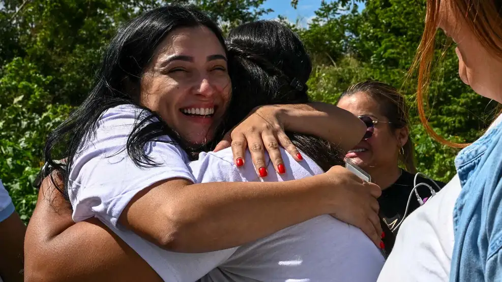 Familiares visitan por primera vez a presos políticos en Venezuela tras anuncio de excarcelaciones