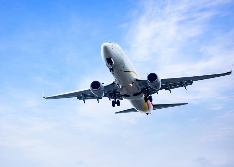 Gobierno cubano alerta a aerolíneas por falta de combustible para vuelos