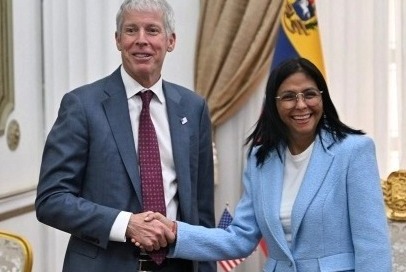 Arriba a Venezuela el secretario de Energía de EU 