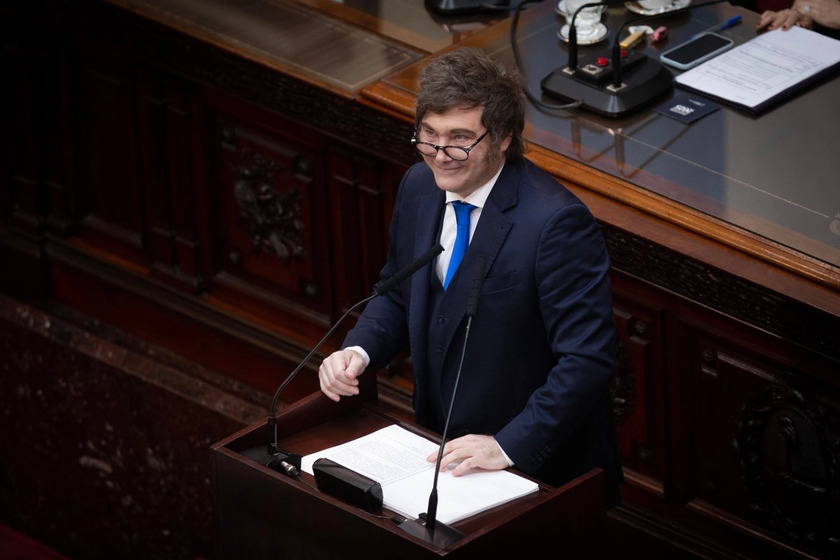 Presentan primera demanda contra reforma laboral de Milei en Argentina