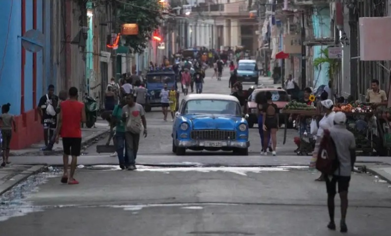 Cuba detiene a 10 panameños por 