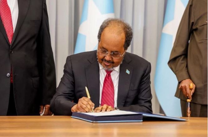 ONU alerta 45 mil desplazados en 7 días por crisis política en Somalia