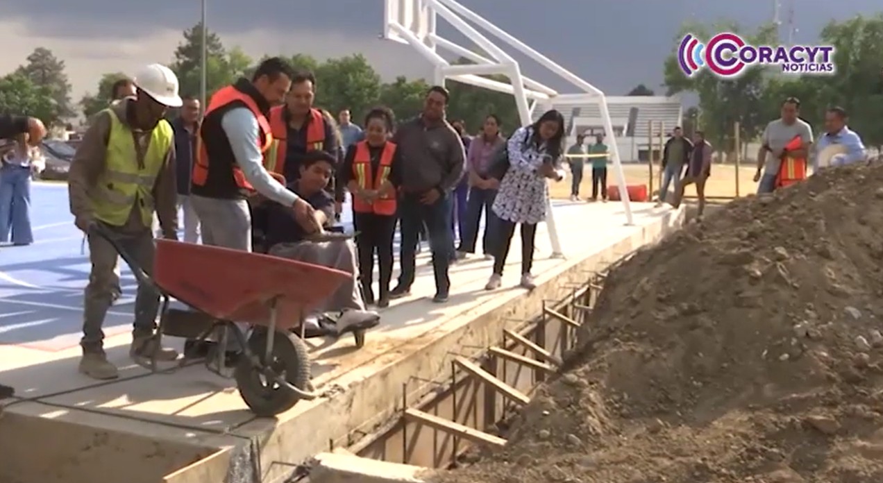 Inició la construcción de la techumbre en la Unidad Deportiva “Antonio Carvajal”