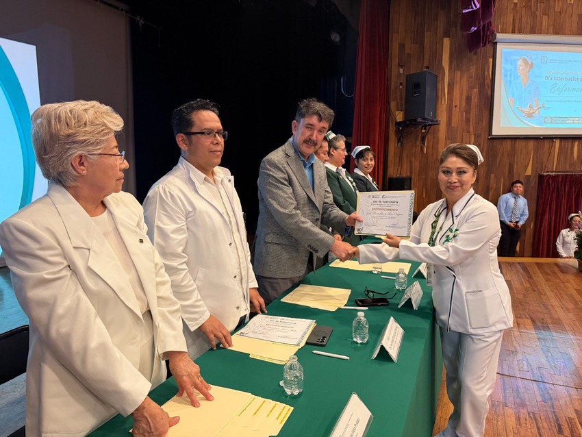 Entrega IMSS Tlaxcala reconocimientos a personal de Enfermería 