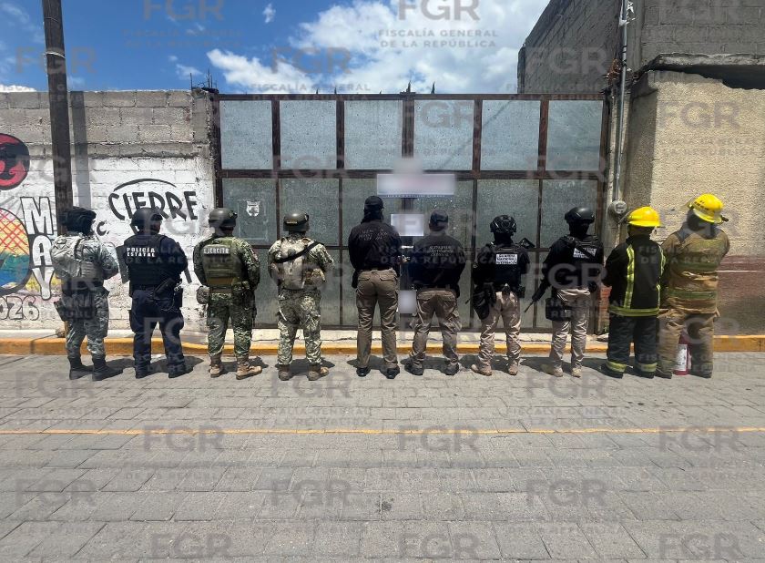 En cateo, FGR asegura más de 200 litros de hidrocarburo en Mazatecochco