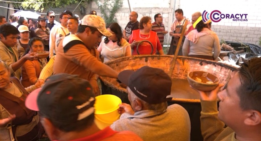 “Mole prieto” reunió a familias en el Barrio de San Onofre, Chiautempan